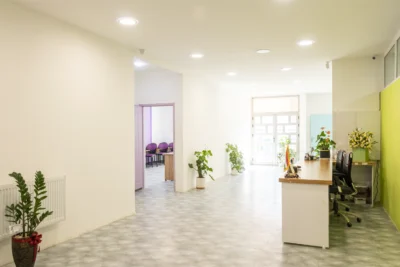 سالن طبقه اول | دبستان دخترانه غیر دولتی سپیده سحر مشهد