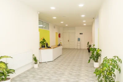 سالن طبقه اول | دبستان دخترانه غیر دولتی سپیده سحر مشهد